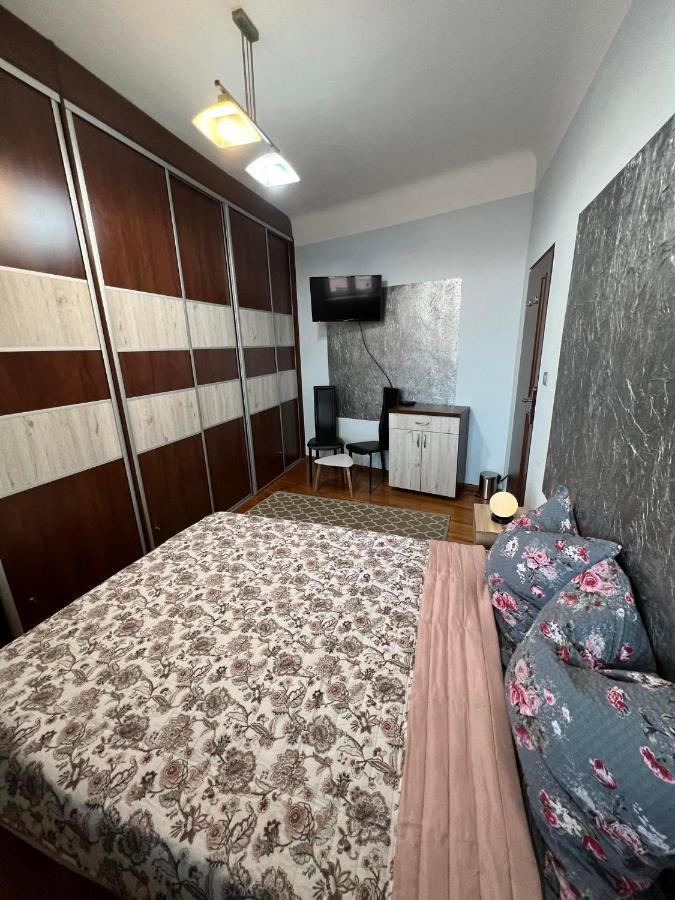 Jednosci Hostel Жельона Гора Екстериор снимка