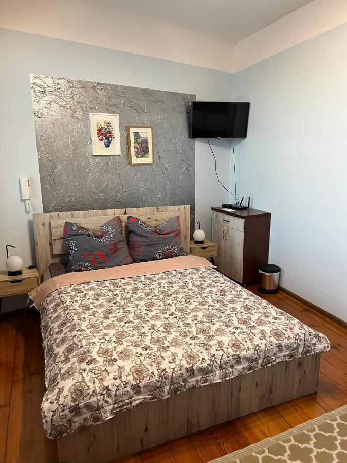 Jednosci Hostel Жельона Гора Екстериор снимка
