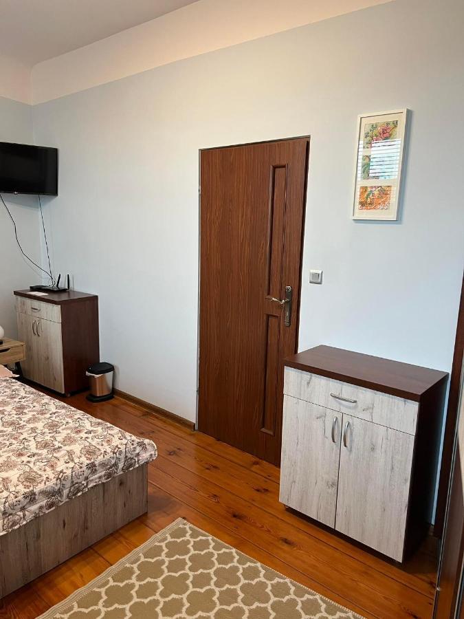 Jednosci Hostel Жельона Гора Екстериор снимка