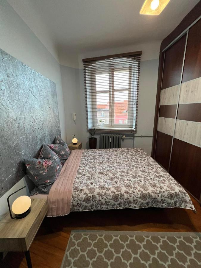 Jednosci Hostel Жельона Гора Екстериор снимка